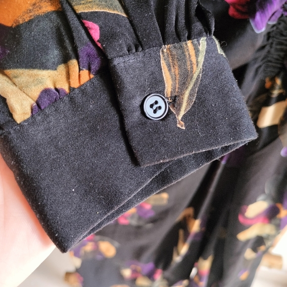 Elegant Floral Marrant Dress - Picture 6 of 16